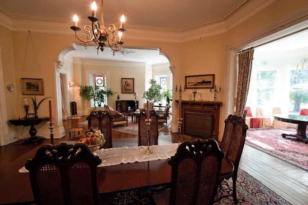 Grand Victorian Bed & Breakfast Niagara Falls Exterior photo