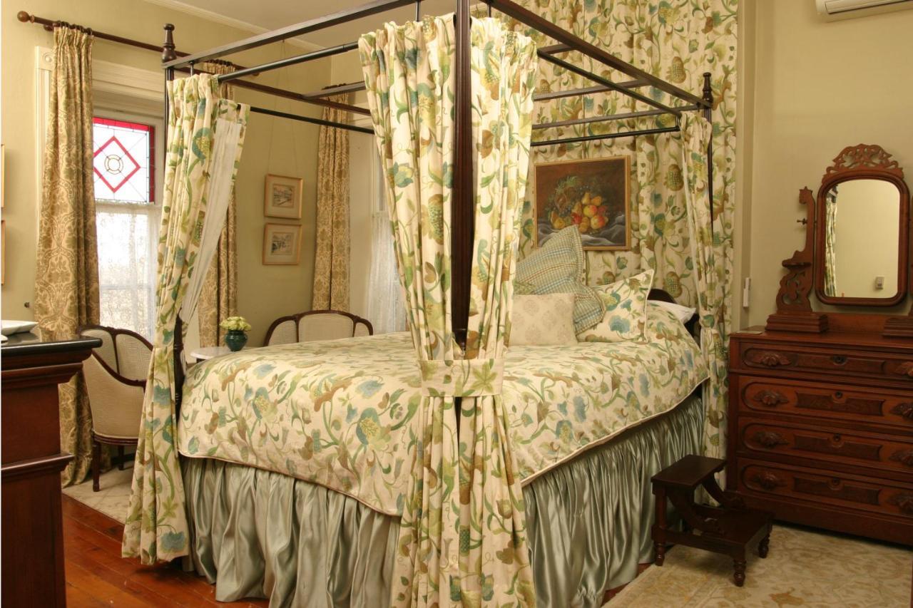 Grand Victorian Bed & Breakfast Niagara Falls Exterior photo