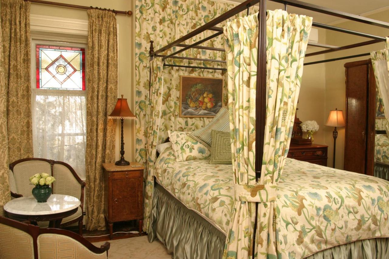 Grand Victorian Bed & Breakfast Niagara Falls Exterior photo