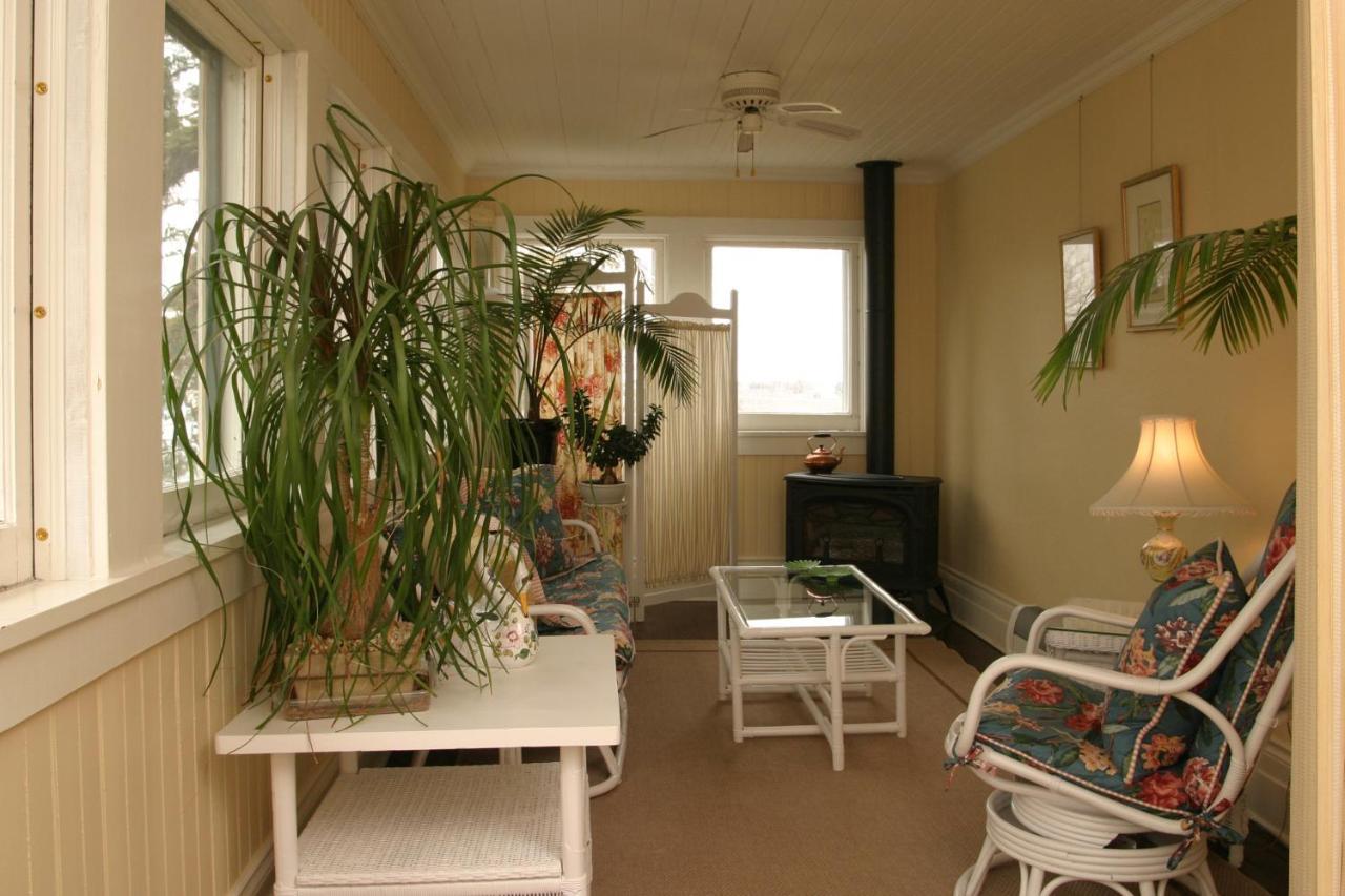 Grand Victorian Bed & Breakfast Niagara Falls Exterior photo